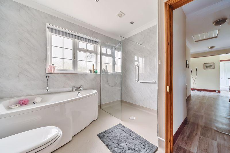 Bath/shower room