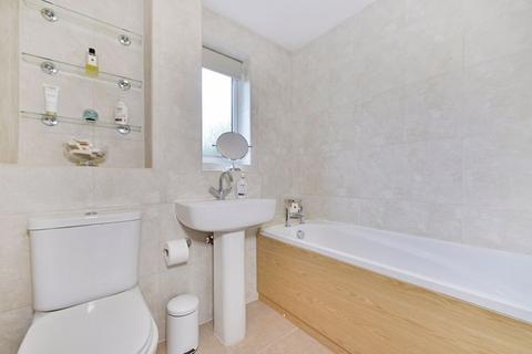 29 Elm Park, Cranleigh, GU6 8UG