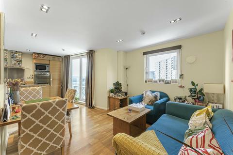 2 bedroom apartment to rent, Limeharbour, London, E14