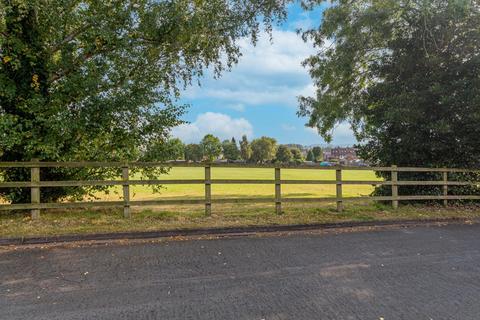 3 bedroom detached house for sale, Blenheim Crescent, Bromsgrove. B60