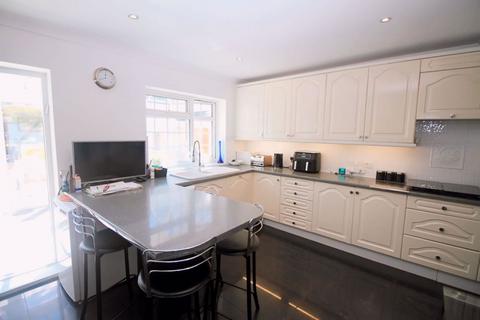 36 Farm Road, Edgware, HA8 9LT