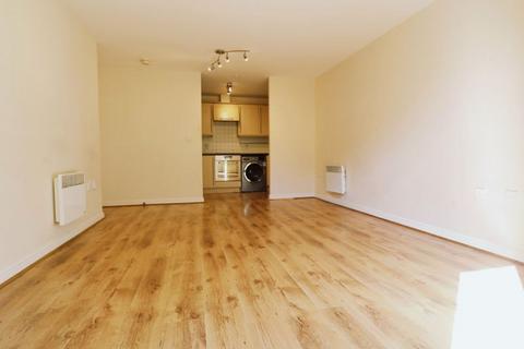 2 bedroom flat for sale, Hawkes Close, Langley