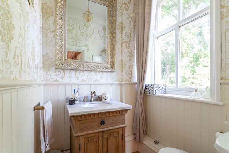 Master En-Suite...