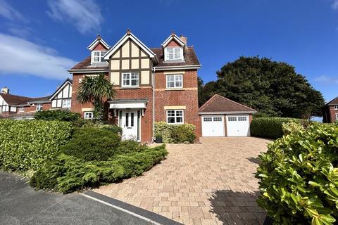 4 bedroom detached house for sale, Chatsworth Close, Rhos on Sea