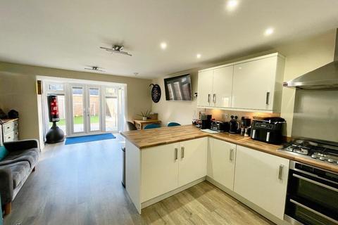 3 bedroom townhouse for sale, Lockgate Road, Pineham Lock, Northampton NN4