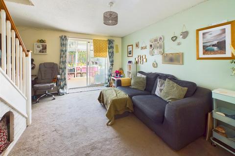 8 Aspen Drive, Quedgeley, Gloucester, GL2 4EN