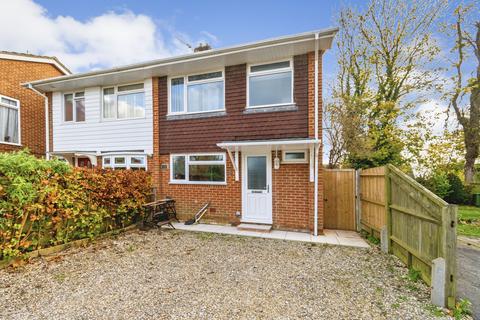 3 bedroom semi-detached house to rent, Eling Close, Harestock