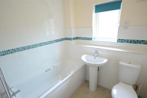 1 bedroom end of terrace house to rent, Mill Corner, Fleet