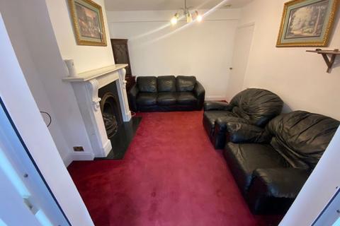 4 bedroom property to rent, Colindeep Lane, London NW9