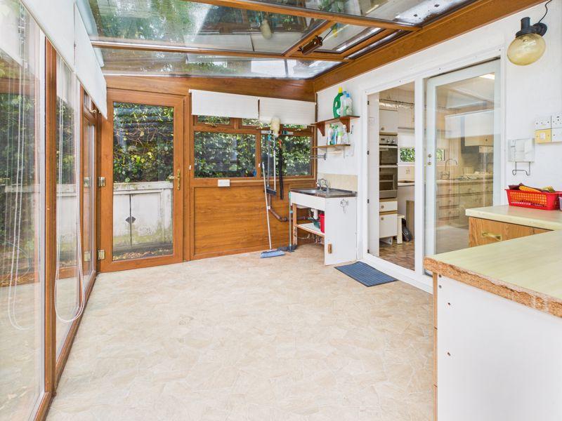Conservatory in to