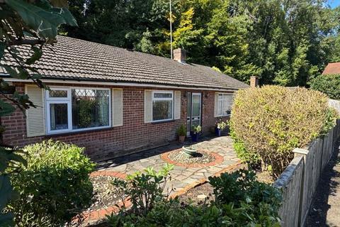 103 Ashurst Road, Tadworth, KT20 5EY