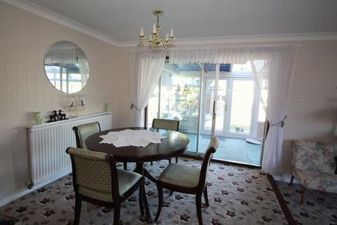 103 Ashurst Road, Tadworth, KT20 5EY