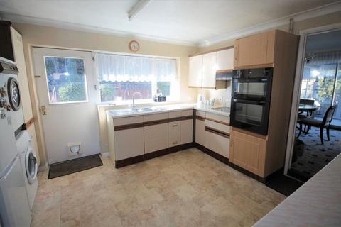 103 Ashurst Road, Tadworth, KT20 5EY