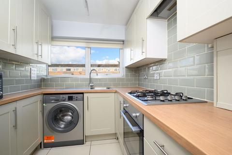 1 bedroom property to rent, Mellor Close, Walton-On-Thames