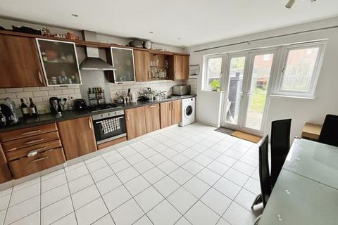 4 bedroom semi-detached house for sale, Irwell Place, Stoneclough