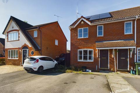 2 bedroom end of terrace house for sale, Chapman Close, Aylesbury, Buckinghamshire