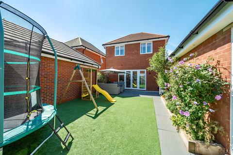 3 bedroom detached house for sale, Porthcawl Drive, Bracknell RG42