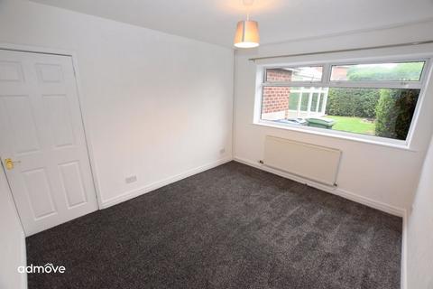 2 bedroom bungalow to rent, Constance Road, Partington, M31 4GJ