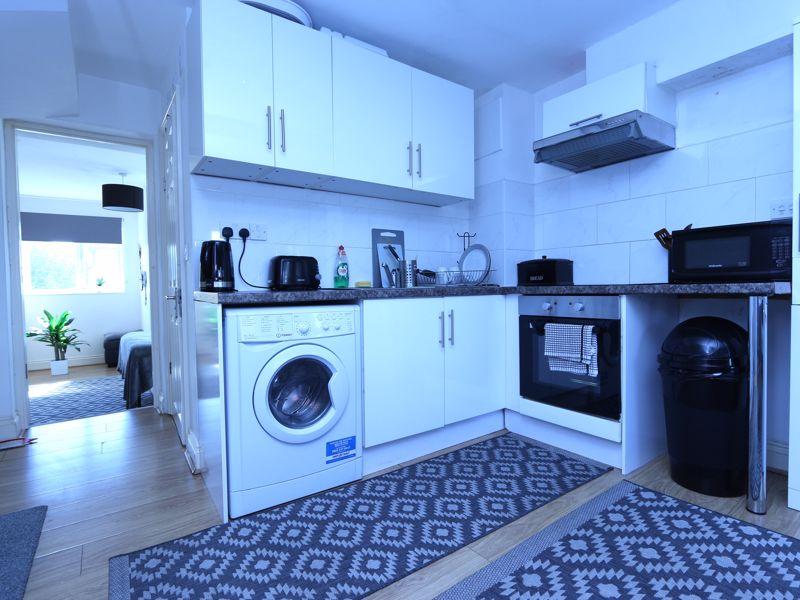 Summers Lane, North Finchley N12 1 bed flat to rent £1,300 pcm (£300 pw)