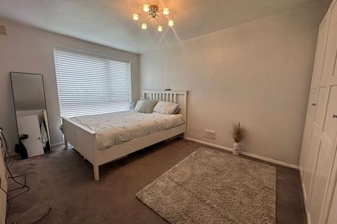 2 bedroom flat for sale, Dormers Wells Lane, Southall