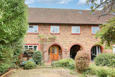 4 bedroom terraced house for sale, Mawson Close, Wimbledon Chase, SW20 9PA