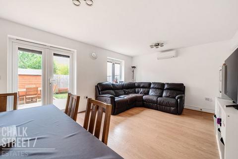 3 bedroom semi-detached house for sale, Juliette Mews, Romford, RM1