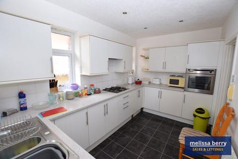 2 bedroom bungalow for sale, Bury Old Road, Manchester M45