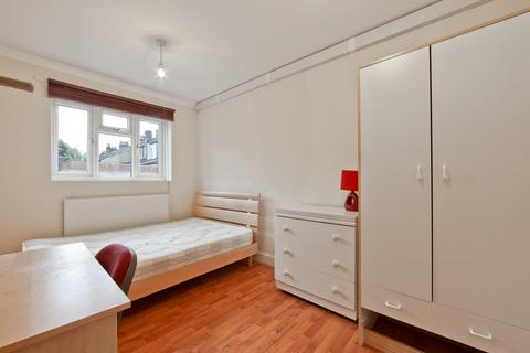 4 bedroom terraced house to rent, Cahir Street, London E14