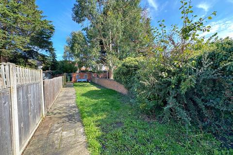 16 Shottery Road, Stratford-upon-avon, CV37 9QA