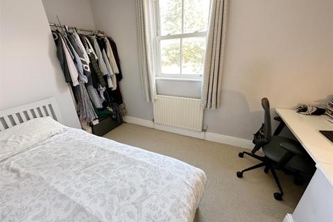 16 Shottery Road, Stratford-upon-avon, CV37 9QA