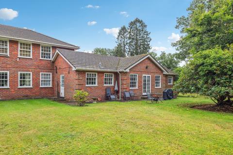 2 bedroom bungalow for sale, Collinswood Road, Farnham Common, Slough, Buckinghamshire