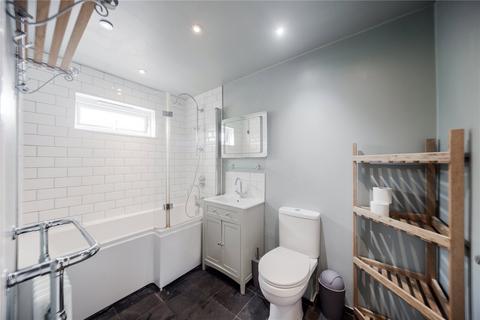 13 Albany Close, London, N15 3RF