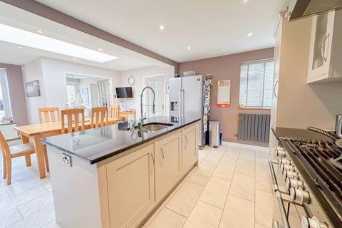 60 Beech Avenue, Shepton Mallet, BA4 5XW