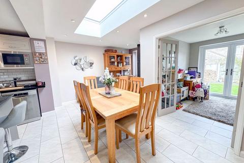 60 Beech Avenue, Shepton Mallet, BA4 5XW