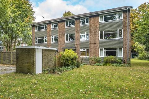 2 bedroom apartment for sale, Helston Close, Pinner, Middlesex