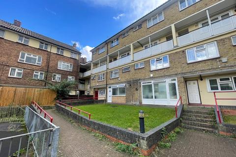 8 Park Place, Gravesend, DA12 2BY