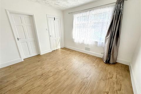 3 bedroom house to rent, Abbey Road, Stratford