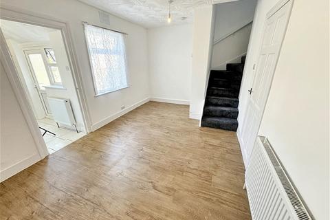 3 bedroom house to rent, Abbey Road, Stratford