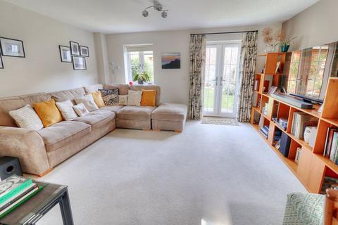 3 bedroom end of terrace house for sale, Chinnor Road, High Wycombe HP14