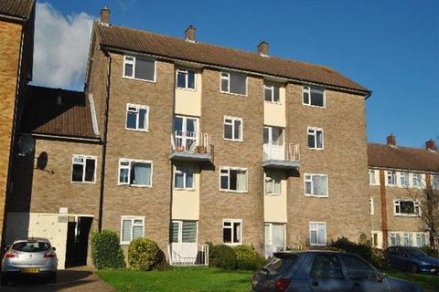 2 bedroom flat to rent, The Ridgeway, St Albans