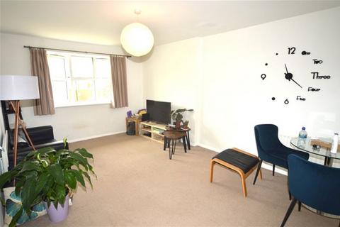 2 bedroom flat to rent, Cheltenham Court, Dexter Close, St Albans