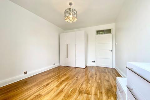 5 bedroom flat to rent, WC1X