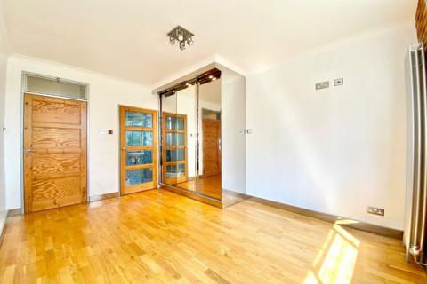 5 bedroom flat to rent, WC1X