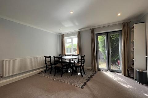 2 bedroom end of terrace house to rent, Acacia Grove, New Malden KT3