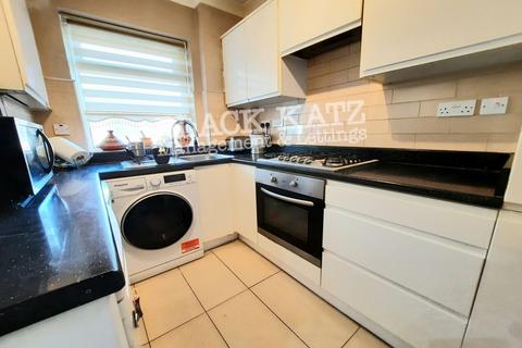 3 bedroom apartment to rent, SE17