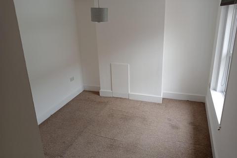 Studio to rent, Orchard Street, Chichester