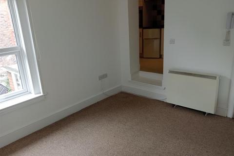 Studio to rent, Orchard Street, Chichester