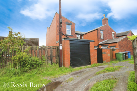 4 bedroom end of terrace house for sale, Eaves Lane, Lancashire PR6