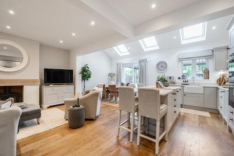 10 Stafford Close, Sutton, SM3 8PR