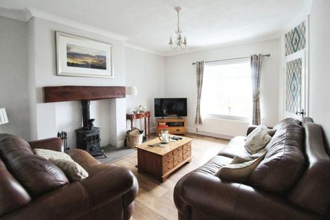 2 bedroom end of terrace house for sale, Skipton Old Road, Lancashire BB8